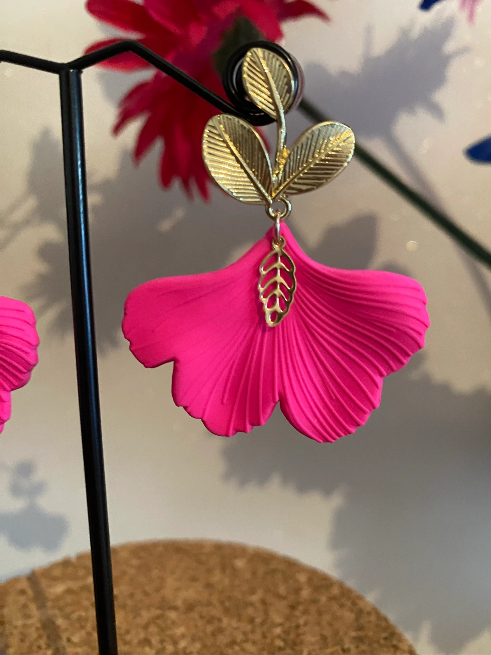 Fuchsia Gingko blad oorbellen – photo 3